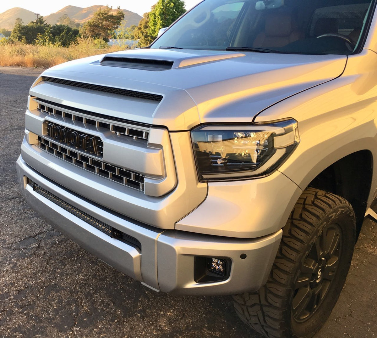 Toyota Tundra Hood Scoop - Silver Sky Metallic 1D6 - 2014-2021