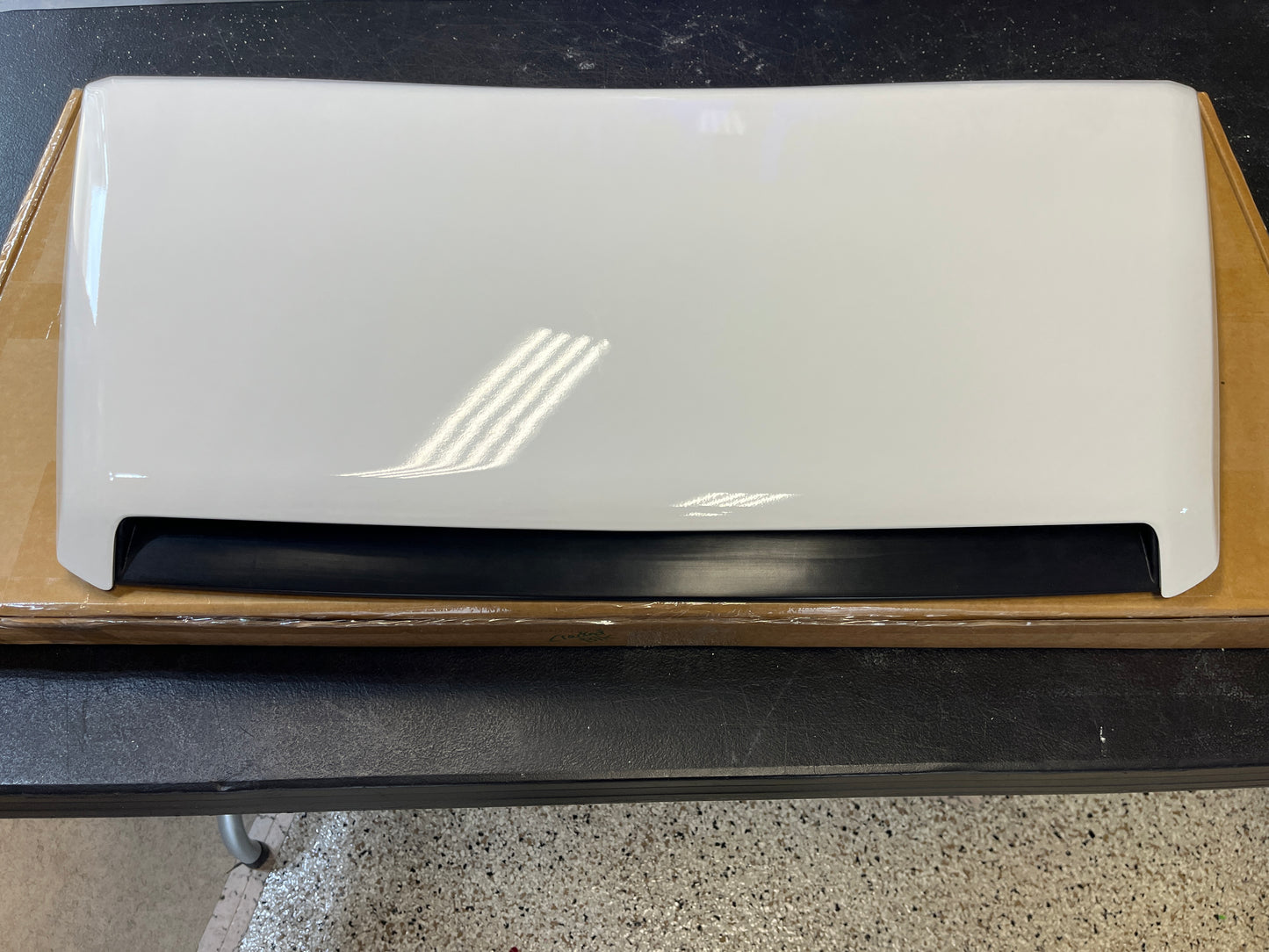 Toyota Tundra Hood Scoop - Super White 040 Blemish - 2014-2021