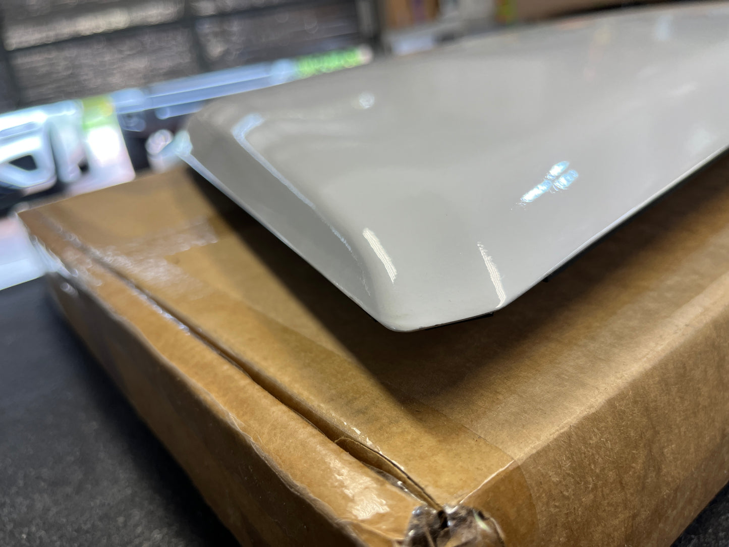 Toyota Tundra Hood Scoop - Super White 040 Blemish - 2014-2021